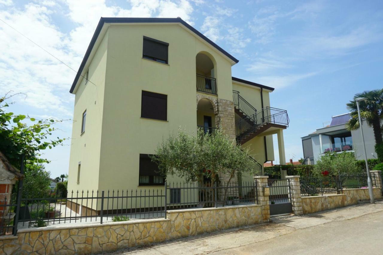 Apartments Sara Novigrad Istria 外观 照片